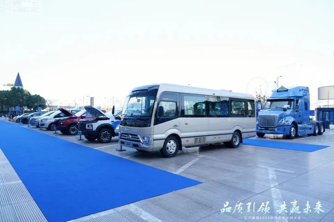 Öйú×ðÁú¼¯ÍÅ